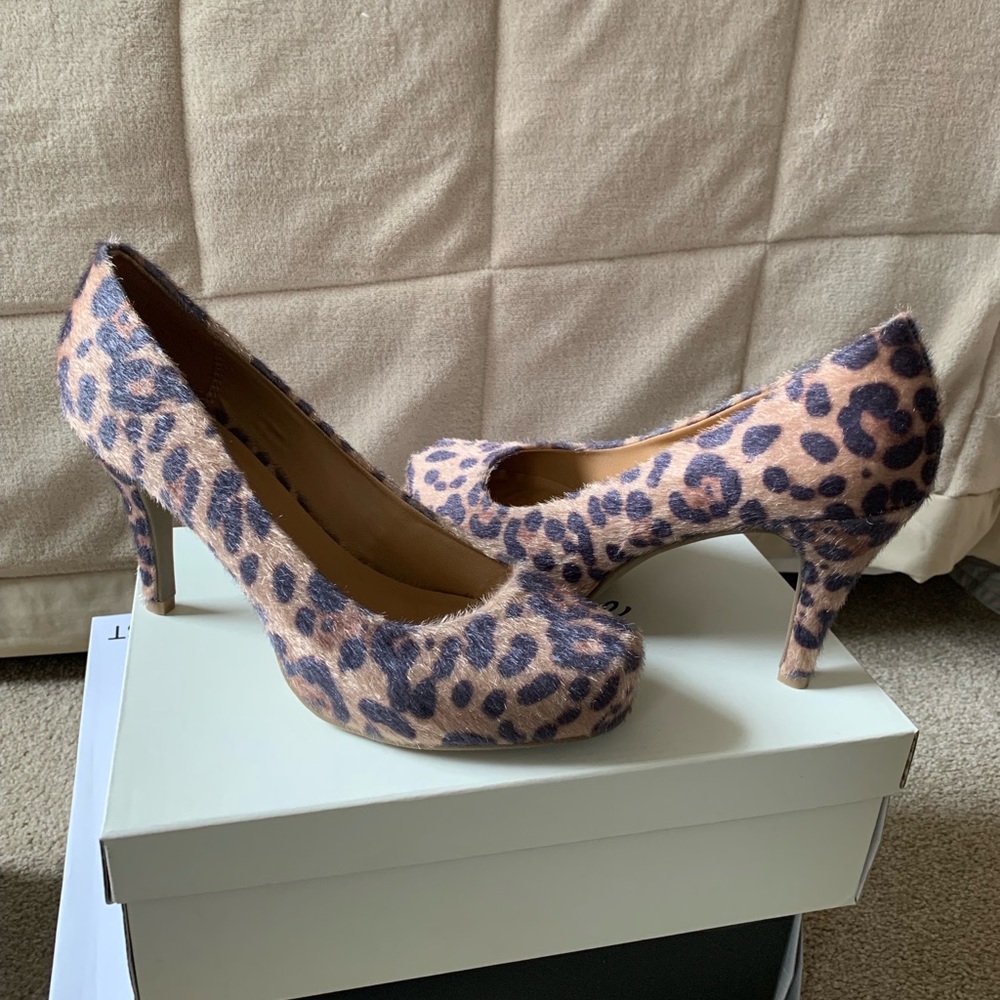 Olsenboye Cheetah Heels- never worn 8.5